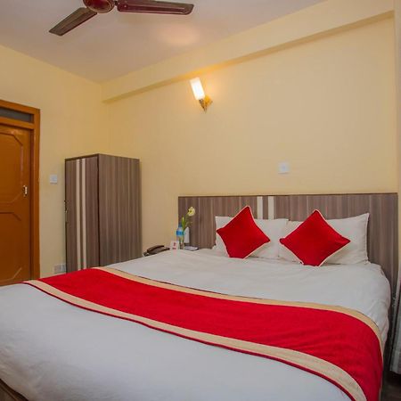 Oyo 297 Hotel Aayam Kathmandu Exterior photo