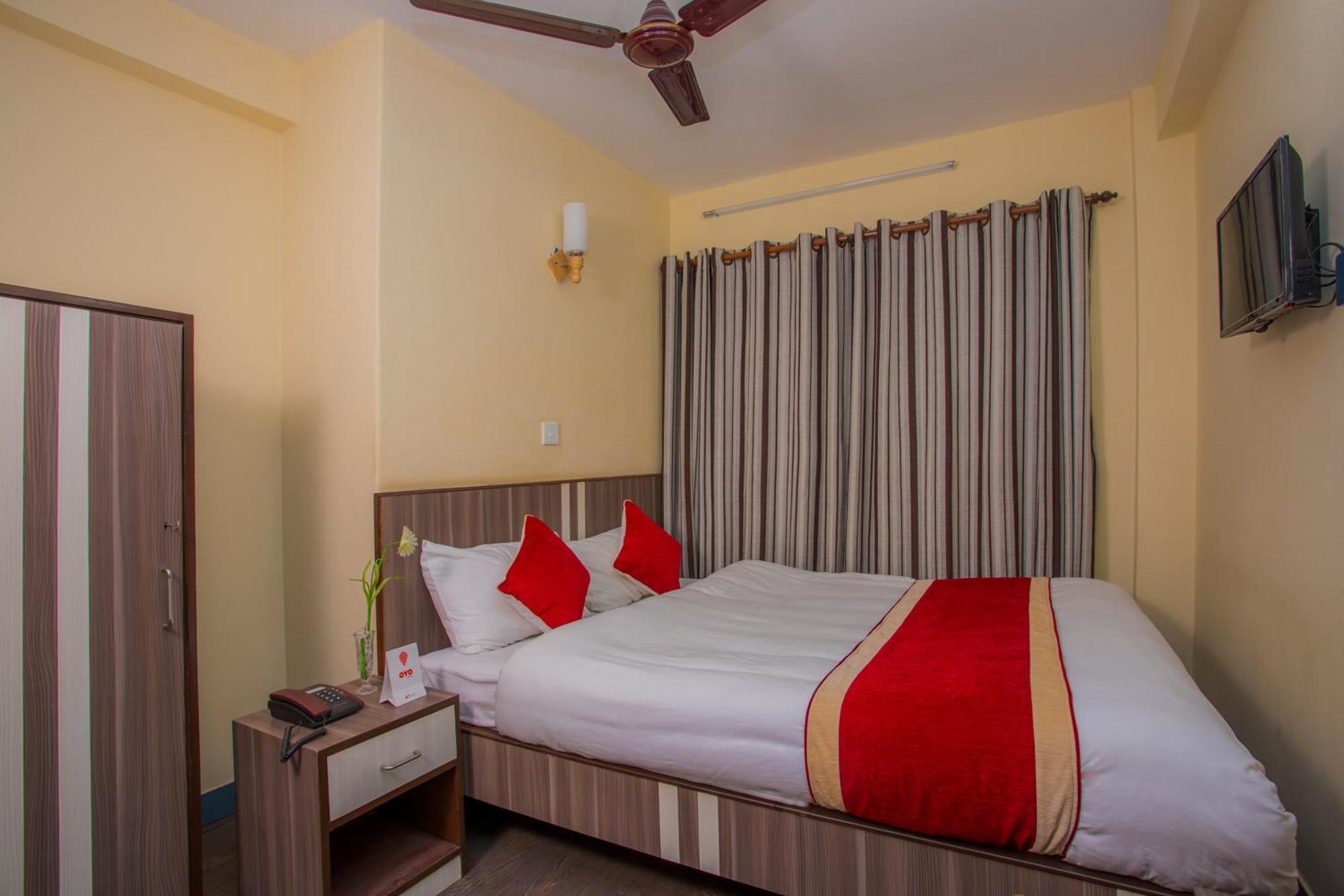 Oyo 297 Hotel Aayam Kathmandu Exterior photo