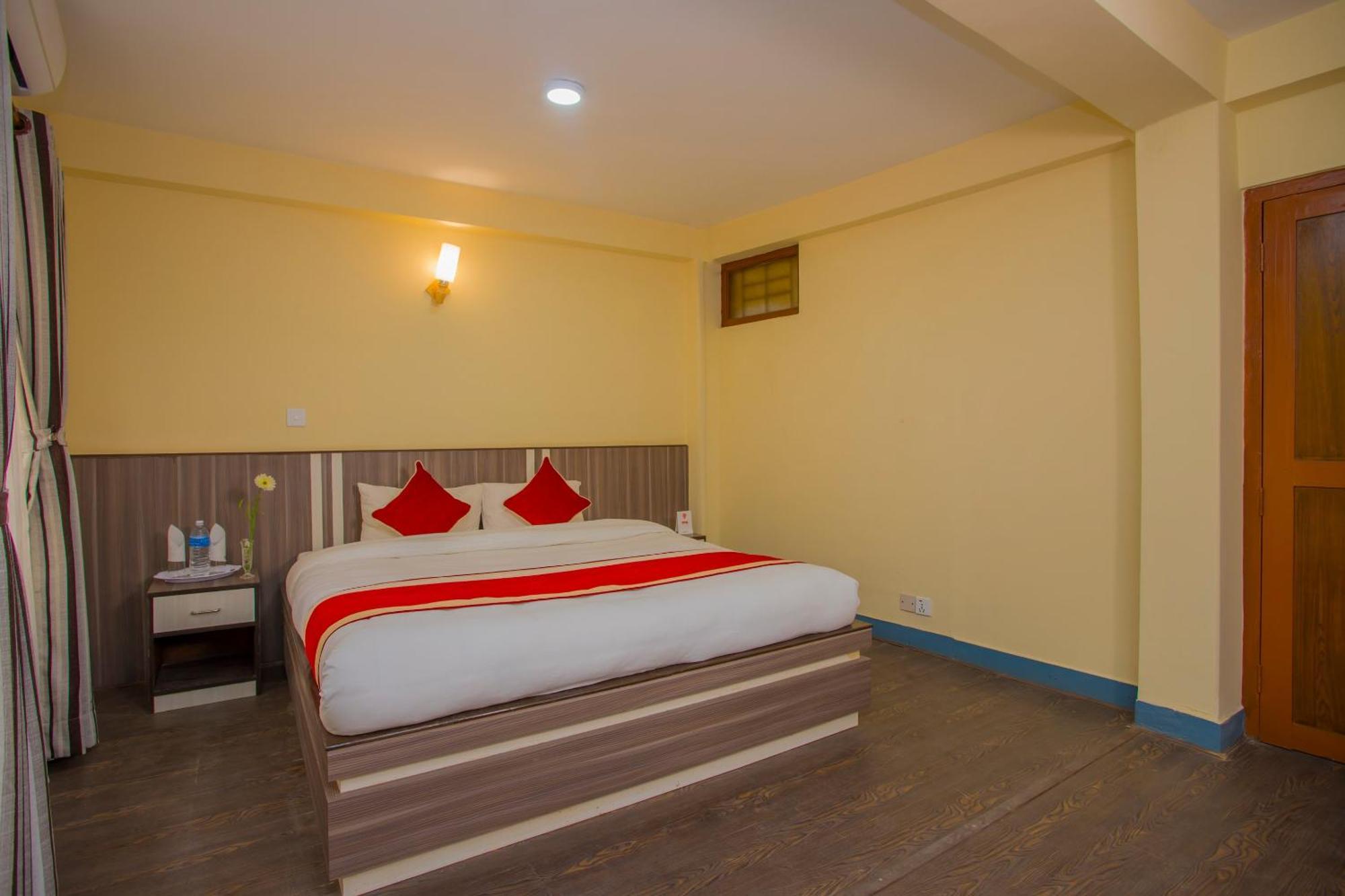 Oyo 297 Hotel Aayam Kathmandu Exterior photo
